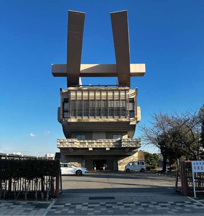 アイセル シュラ ホール 正面